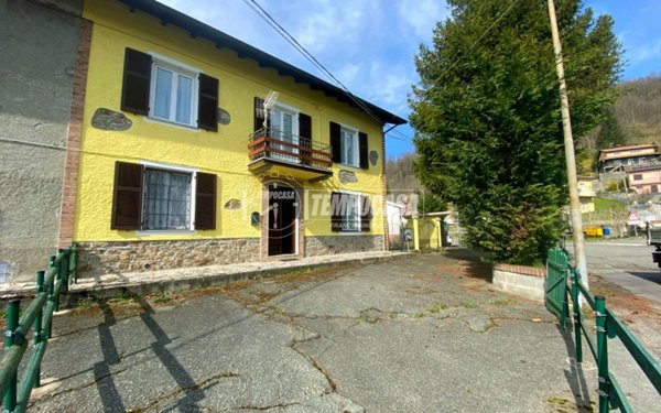 casa indipendente in vendita a Morbello