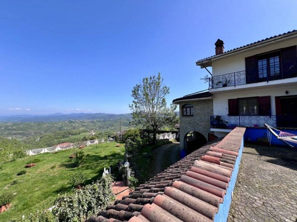 casa indipendente in vendita a Morbello