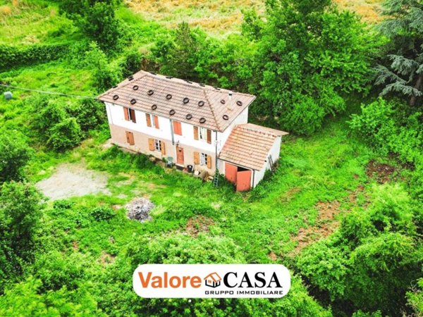 casale in vendita a Morbello in zona Piazza