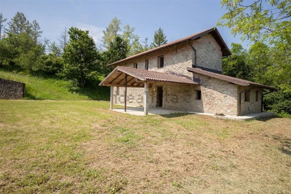 casa indipendente in vendita a Morbello
