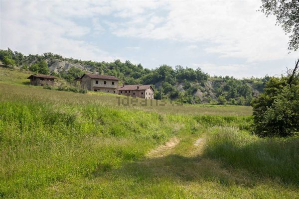 casale in vendita a Morbello