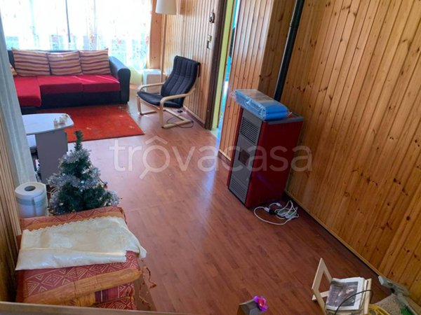 casa indipendente in vendita a Morbello