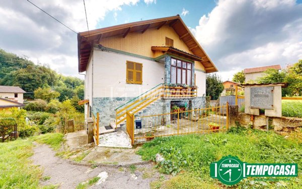 casa indipendente in vendita a Morbello
