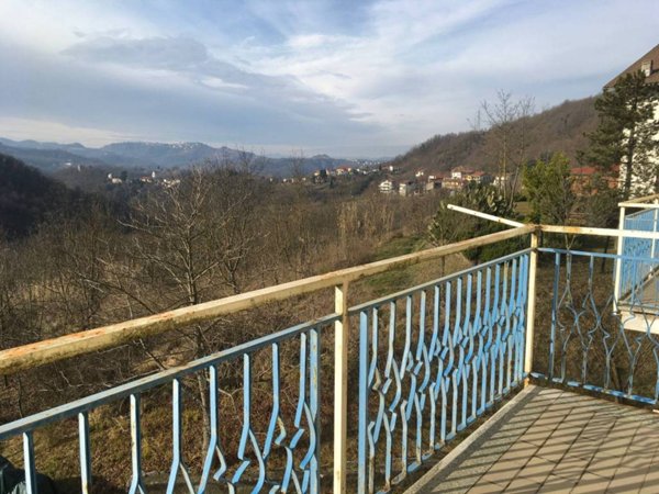 appartamento in vendita a Morbello in zona Piazza