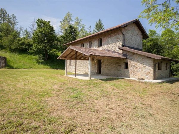 casa indipendente in vendita a Morbello