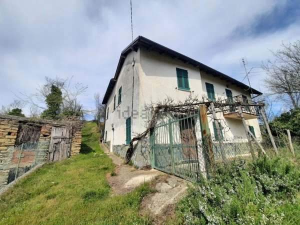 casa indipendente in vendita a Morbello in zona Costa