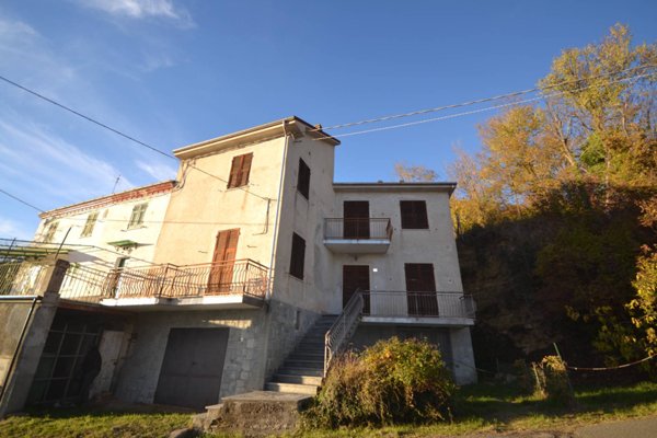 casa semindipendente in vendita a Morbello