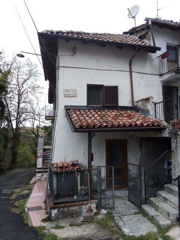 appartamento in vendita a Mornese in zona Benefizio