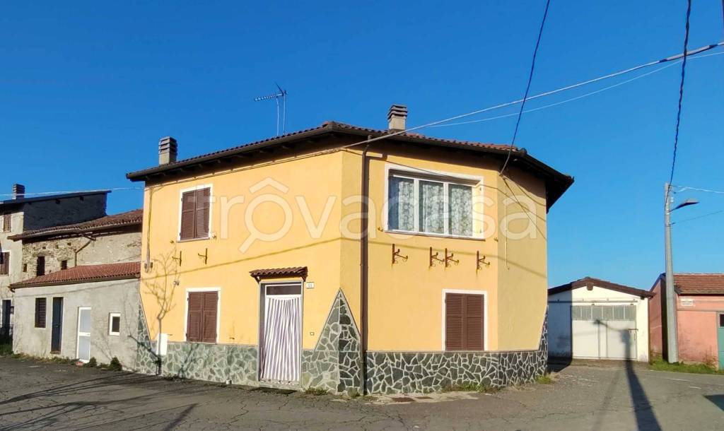 casa indipendente in vendita a Mornese