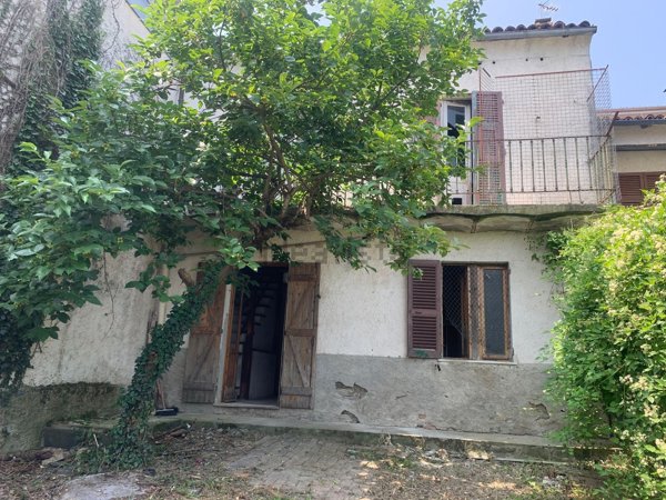 casa indipendente in vendita a Mornese