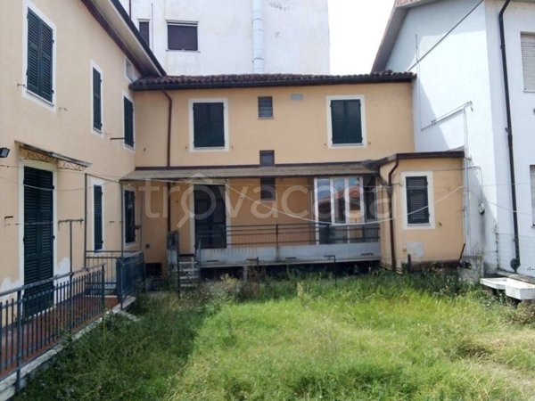 casa indipendente in vendita a Mornese