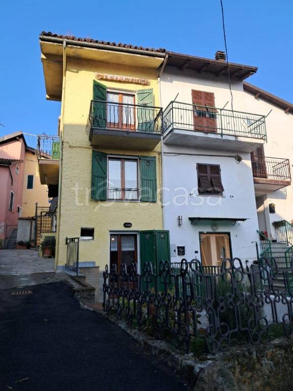 casa indipendente in vendita a Mornese