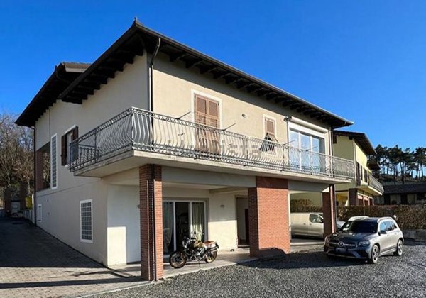 esavano in vendita a Mornese