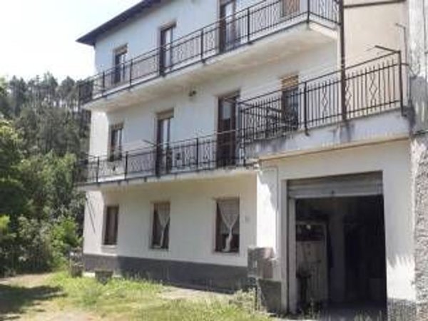 casa indipendente in vendita a Mornese in zona Mazzarelli