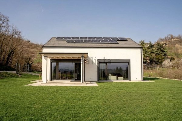 casa indipendente in vendita a Mornese