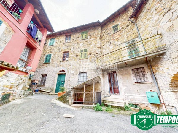 casa indipendente in vendita a Mornese