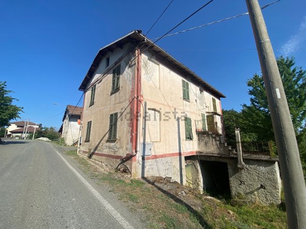 casa indipendente in vendita a Mornese in zona Mazzarelli