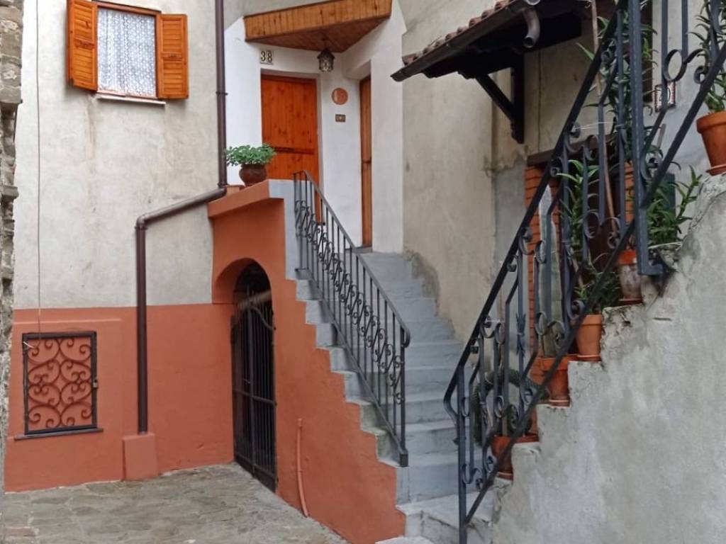 casa indipendente in vendita a Mornese