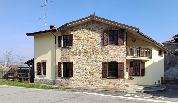 casa indipendente in vendita a Mornese in zona Mazzarelli
