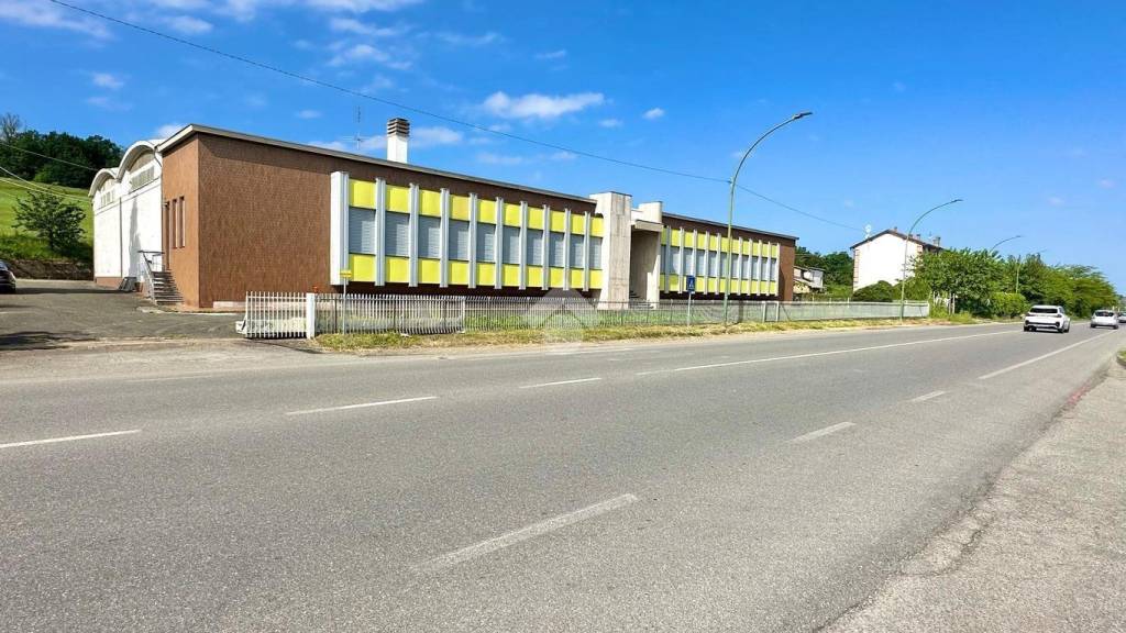 locale commerciale in vendita a Novi Ligure