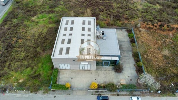 locale di sgombero in vendita a Novi Ligure