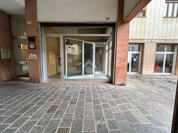 negozio in vendita a Novi Ligure