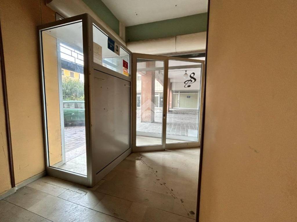 negozio in vendita a Novi Ligure