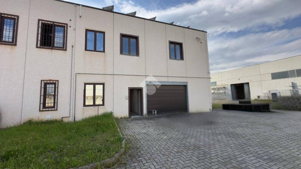 negozio in vendita a Novi Ligure