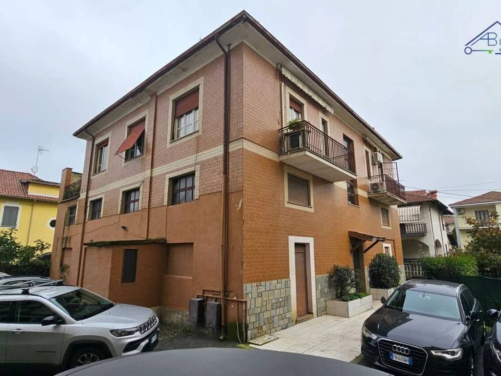 casa indipendente in vendita a Novi Ligure