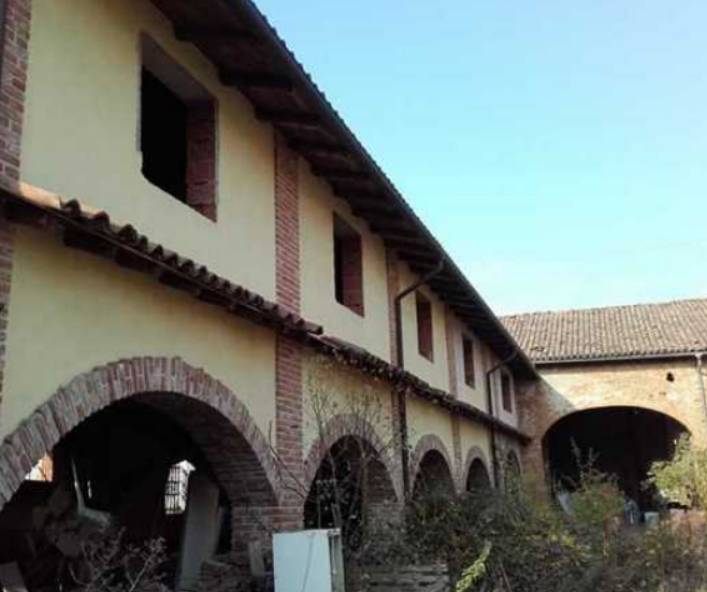 locale di sgombero in vendita a Novi Ligure