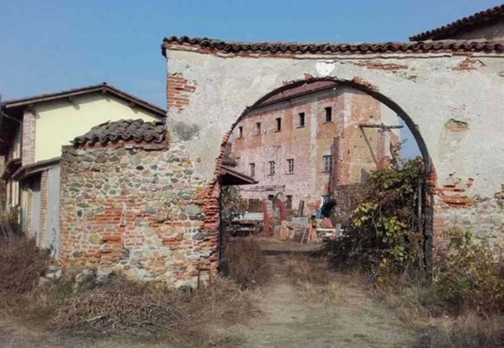 locale di sgombero in vendita a Novi Ligure