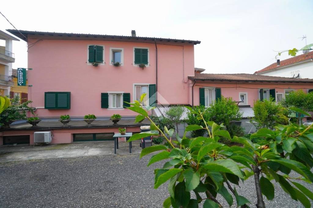 negozio in vendita a Novi Ligure