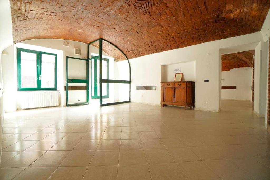 negozio in vendita a Novi Ligure