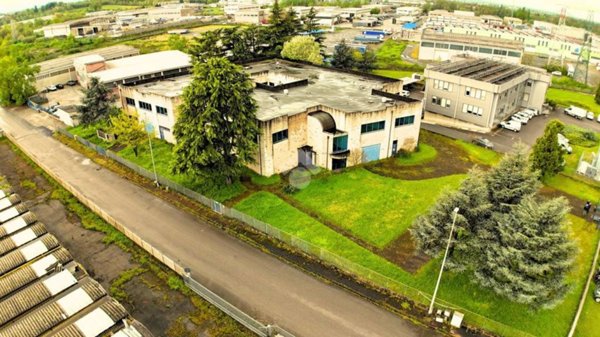 capannone in vendita a Novi Ligure