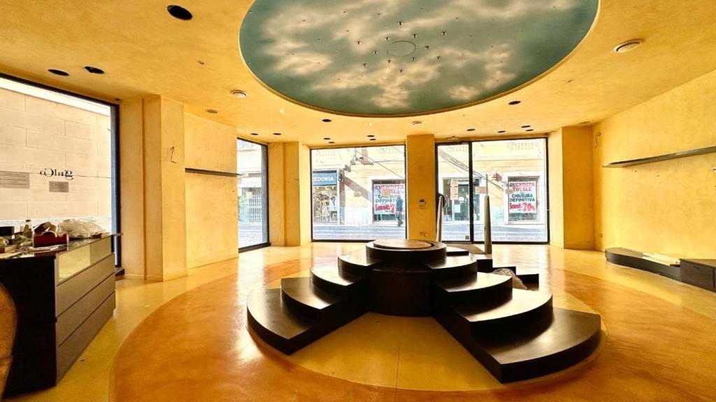 negozio in vendita a Novi Ligure