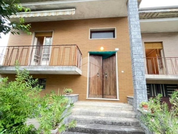 casa indipendente in vendita a Novi Ligure