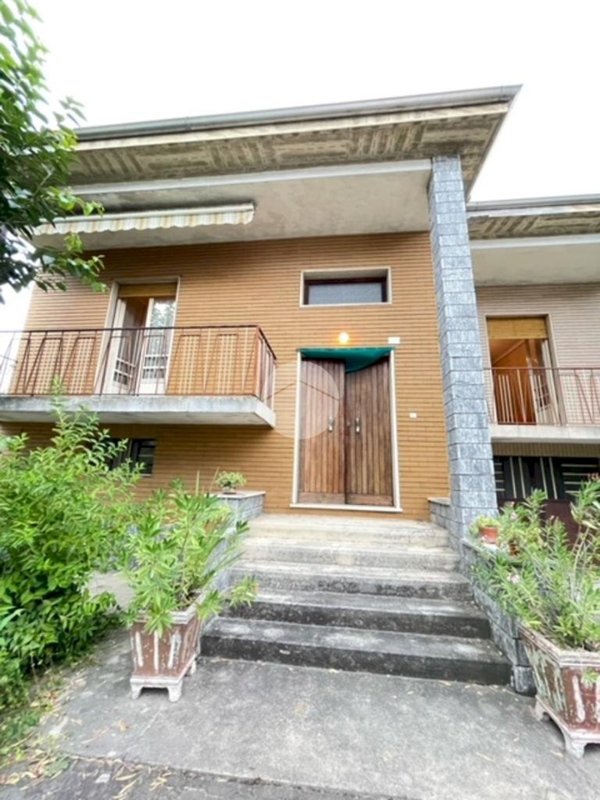 casa indipendente in vendita a Novi Ligure