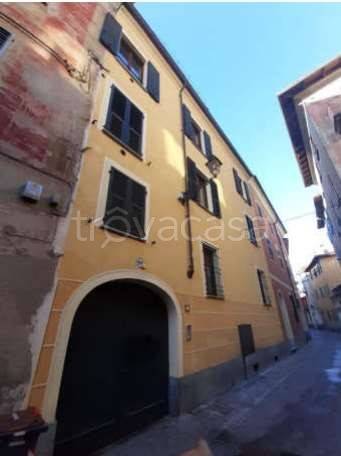 locale di sgombero in vendita a Novi Ligure