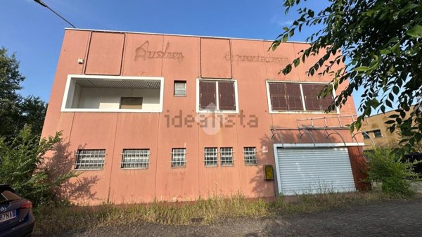 capannone in vendita a Novi Ligure