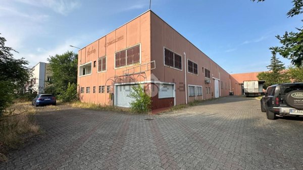 capannone in vendita a Novi Ligure