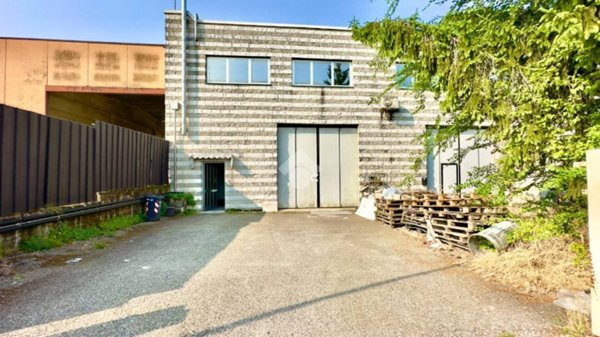 locale commerciale in vendita a Novi Ligure