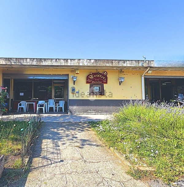 locale commerciale in vendita a Novi Ligure