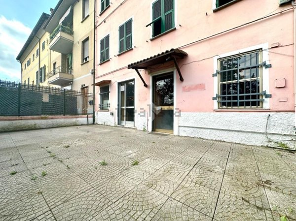 locale commerciale in vendita a Novi Ligure