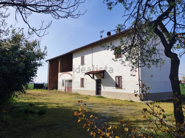 esavano in vendita a Novi Ligure