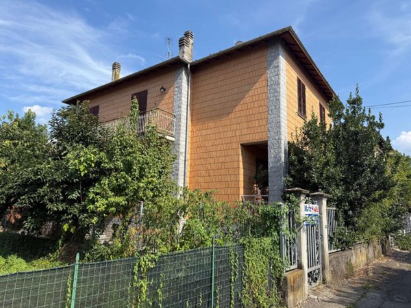 casa indipendente in vendita a Novi Ligure