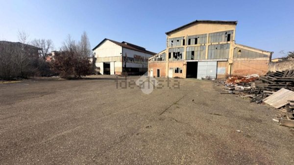 capannone in vendita a Novi Ligure