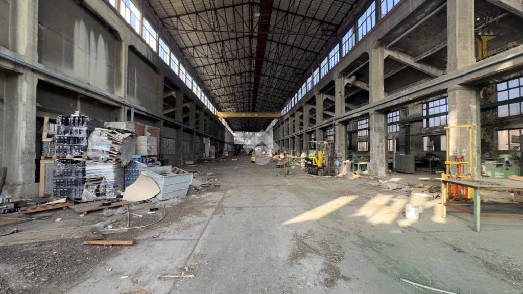 locale commerciale in vendita a Novi Ligure