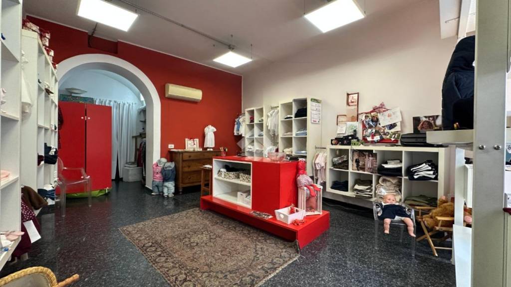negozio in vendita a Novi Ligure