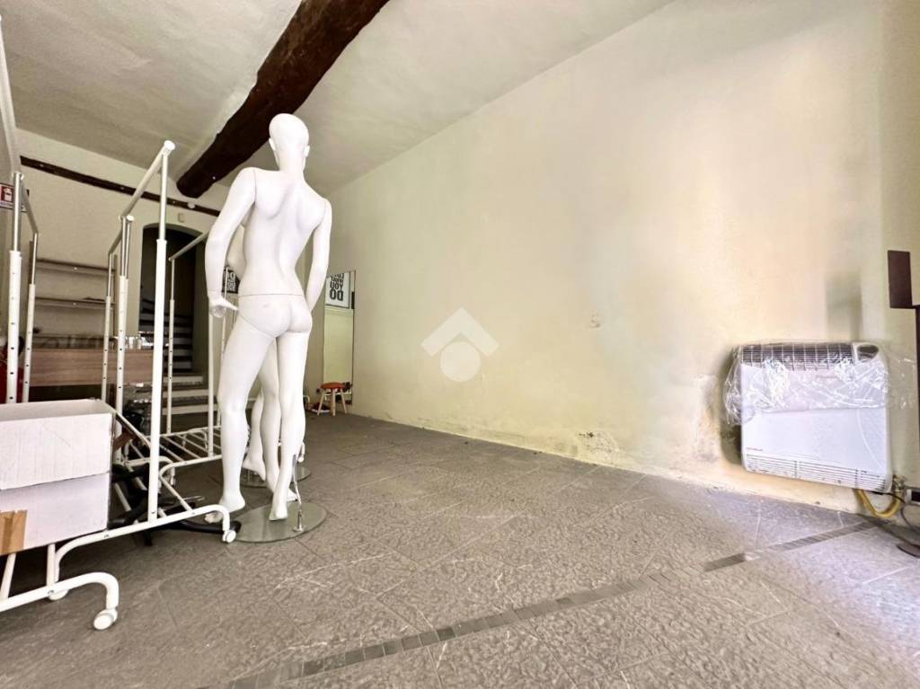 negozio in vendita a Novi Ligure