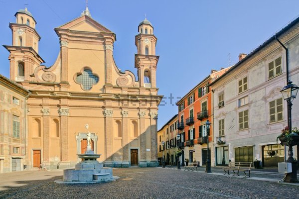 locale commerciale in vendita a Novi Ligure